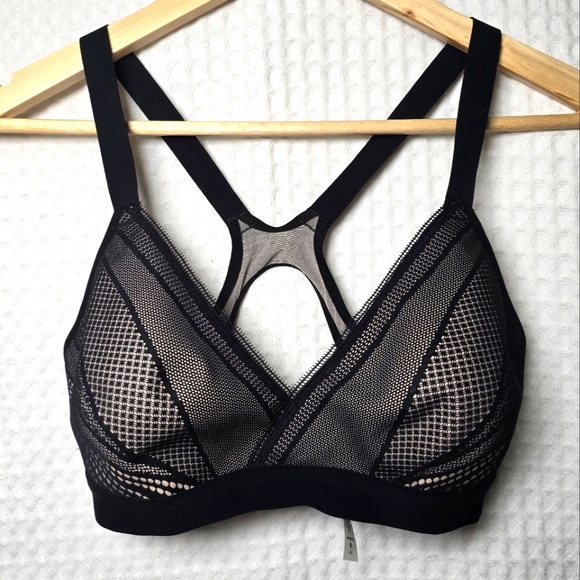 32D | Lululemon Awake to Lace Bra | Black - Picture 1 of 5